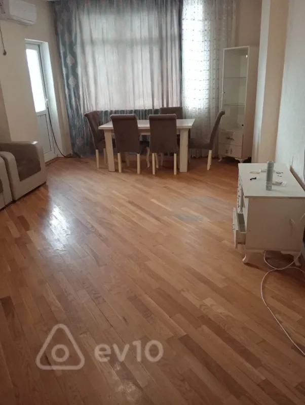 Kirayə verilir 2 otaqlı yeni tikili 70 m²