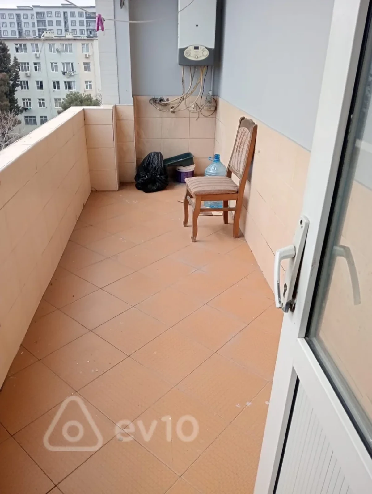 Kirayə verilir 2 otaqlı yeni tikili 70 m²