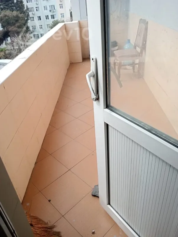 Kirayə verilir 2 otaqlı yeni tikili 70 m²