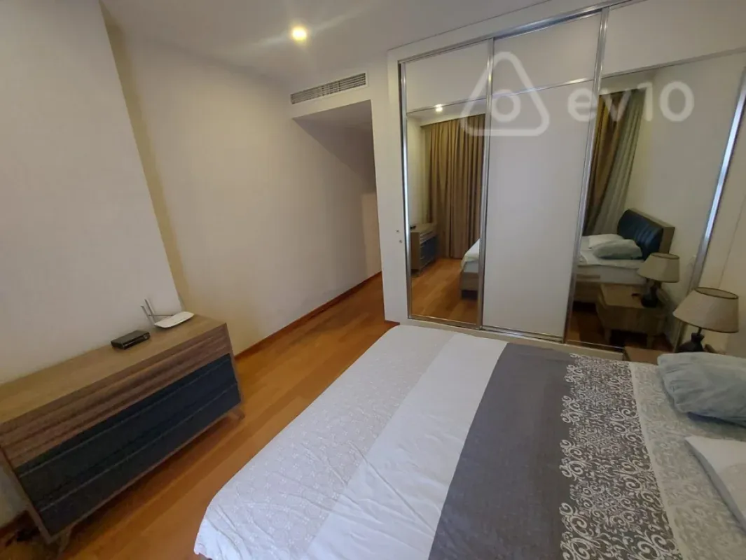 Kirayə verilir 4 otaqlı yeni tikili 220 m²