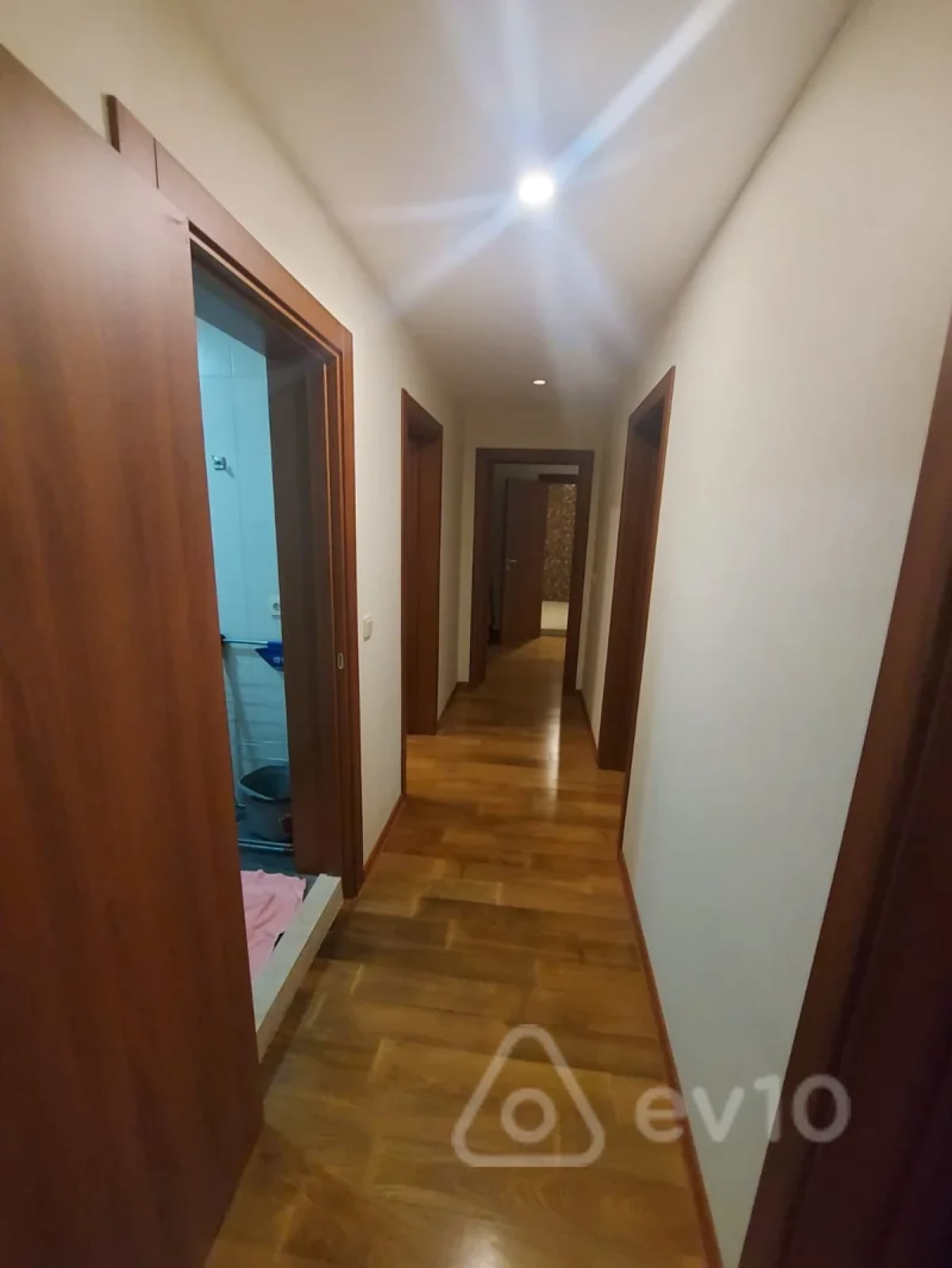 Kirayə verilir 4 otaqlı yeni tikili 220 m²
