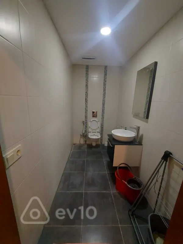 Kirayə verilir 4 otaqlı yeni tikili 220 m²