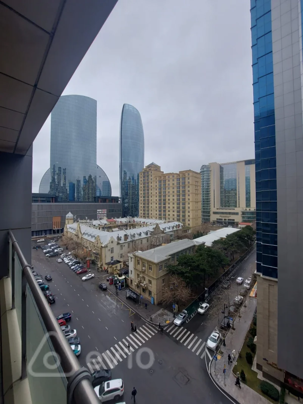 Kirayə verilir 4 otaqlı yeni tikili 220 m²