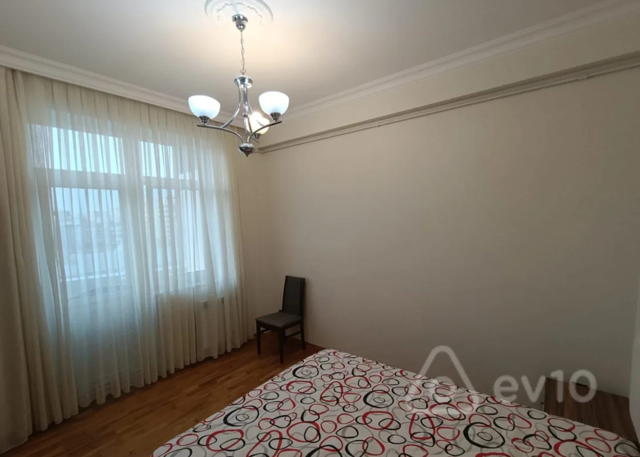 Kirayə verilir 2 otaqlı yeni tikili 61 m²