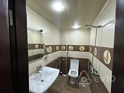 Kirayə verilir 3 otaqlı yeni tikili 135 m²