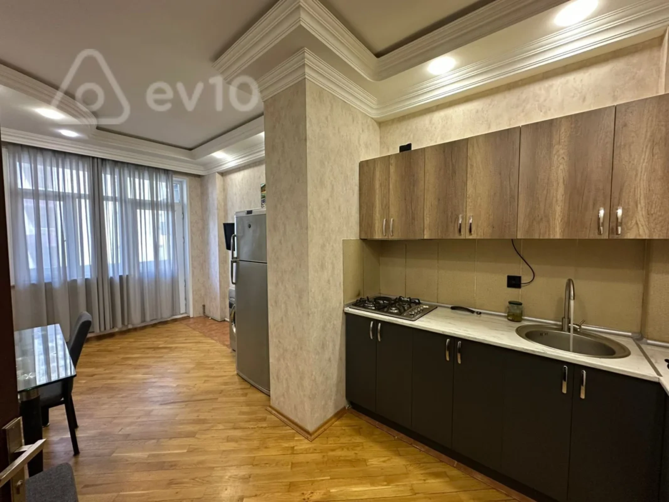 Kirayə verilir 3 otaqlı yeni tikili 135 m²