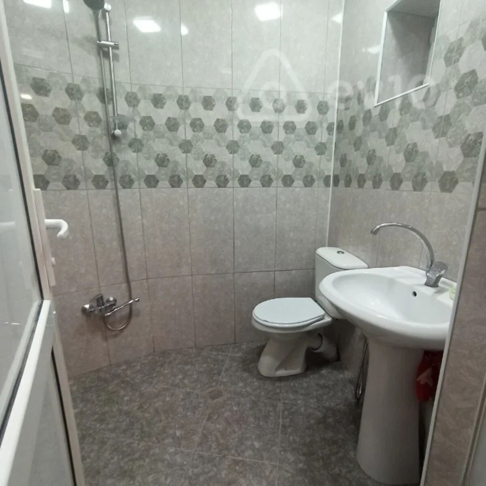 Kirayə verilir 2 otaqlı yeni tikili 40 m²