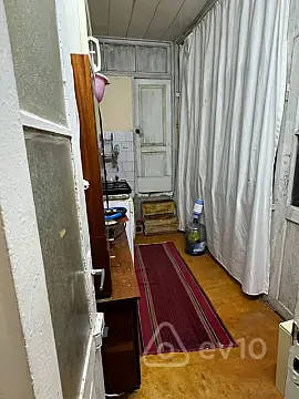 Kirayə verilir 4 otaqlı köhnə tikili 65 m²