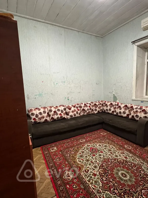Kirayə verilir 4 otaqlı köhnə tikili 65 m²