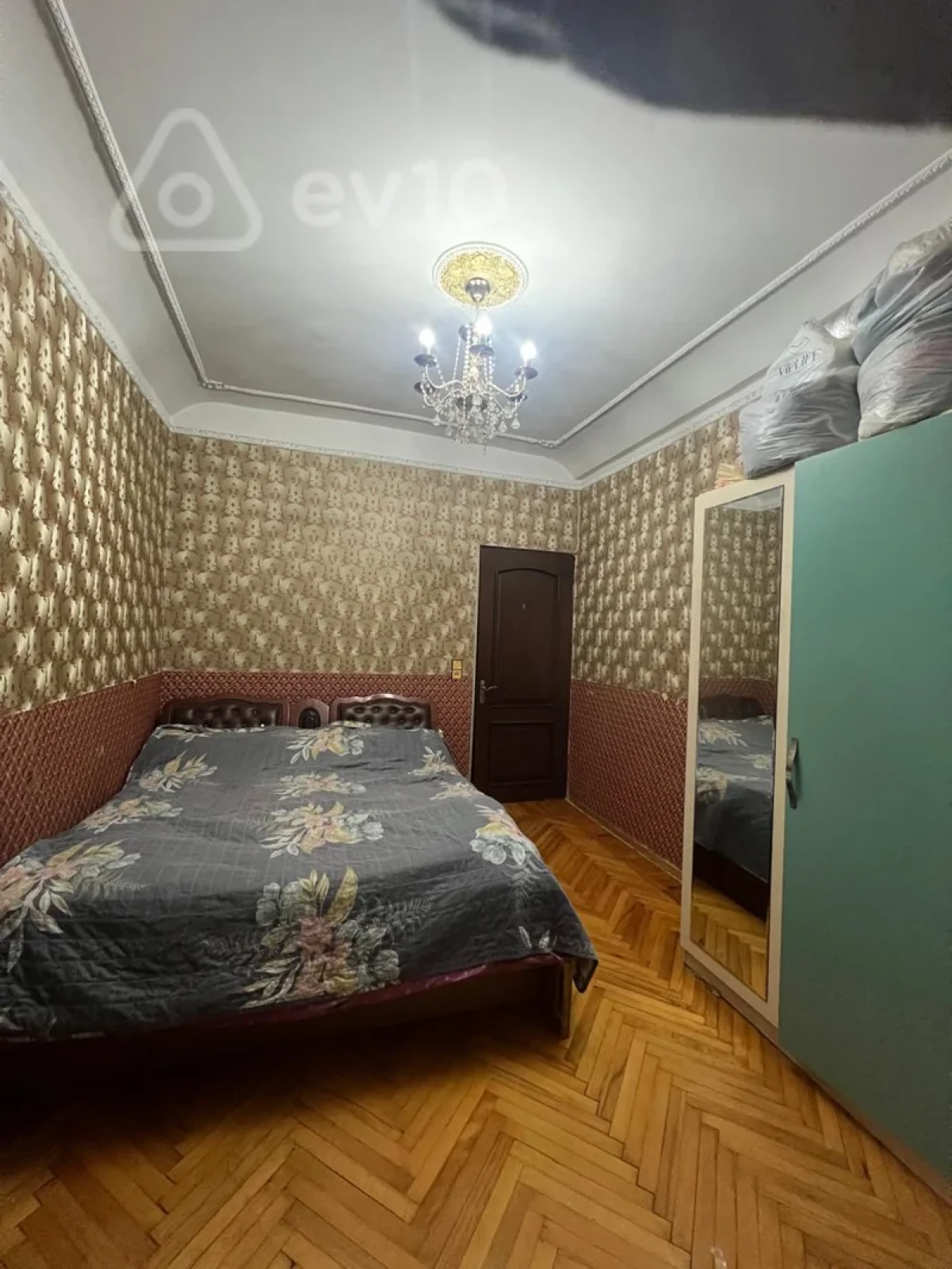 Kirayə verilir 2 otaqlı köhnə tikili 60 m²