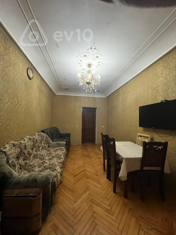 Kirayə verilir 2 otaqlı köhnə tikili 60 m²