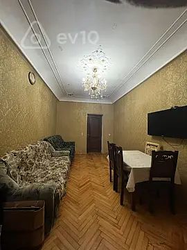 Kirayə verilir 2 otaqlı köhnə tikili 60 m²