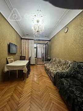 Kirayə verilir 2 otaqlı köhnə tikili 60 m²