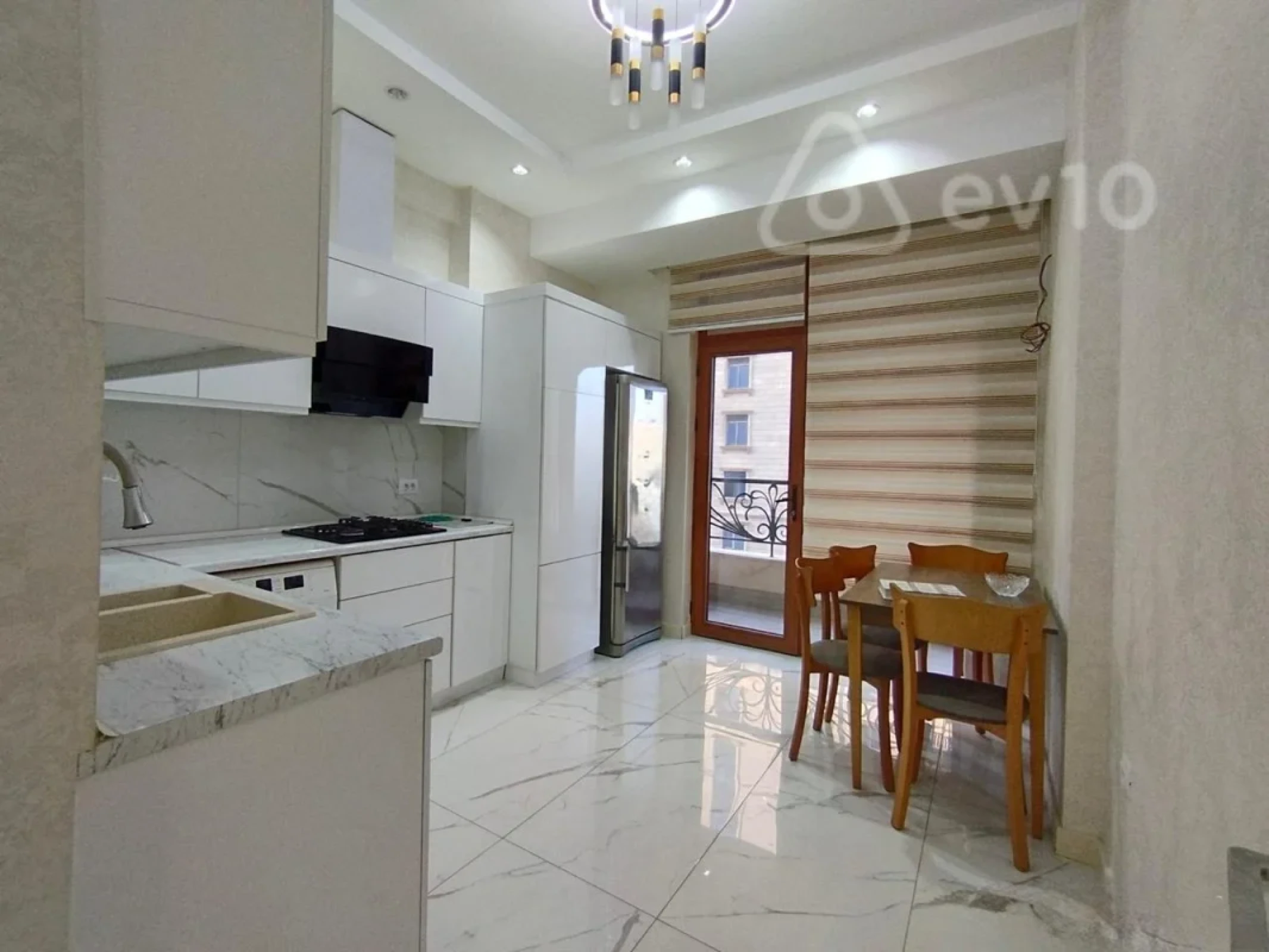 Kirayə verilir 2 otaqlı yeni tikili 85 m²