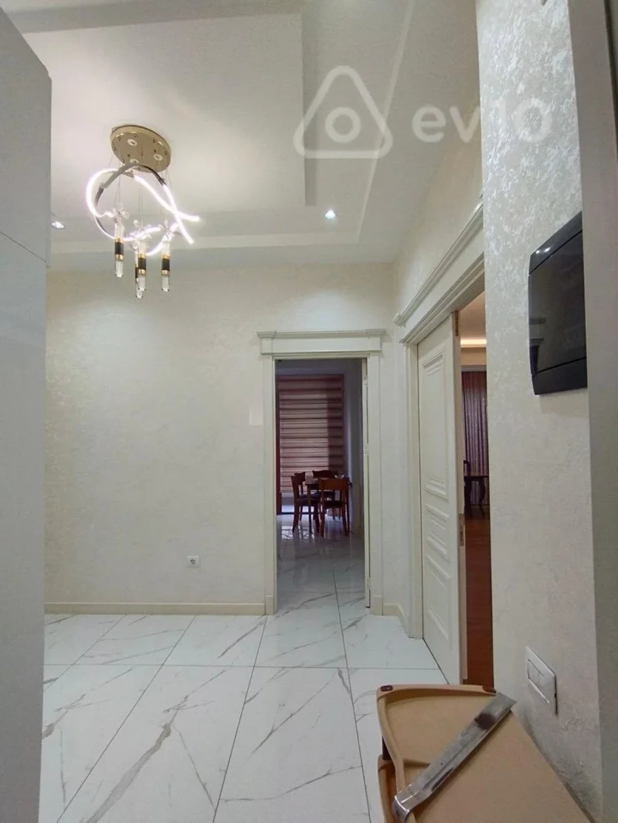 Kirayə verilir 2 otaqlı yeni tikili 85 m²