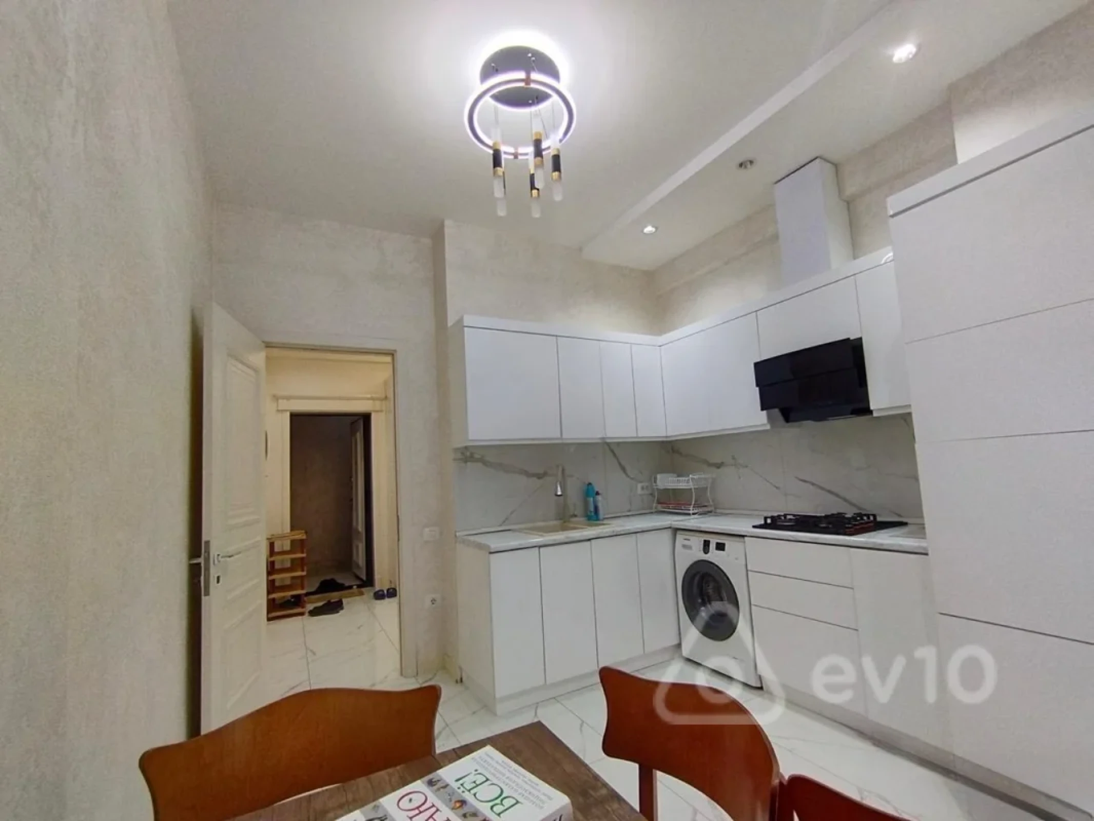 Kirayə verilir 2 otaqlı yeni tikili 85 m²