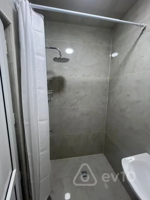 Kirayə verilir 2 otaqlı yeni tikili 60 m²