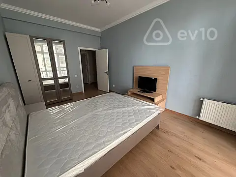 Kirayə verilir 3 otaqlı yeni tikili 90 m²