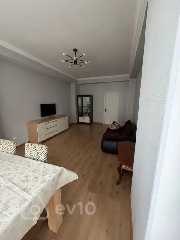 Kirayə verilir 3 otaqlı yeni tikili 90 m²