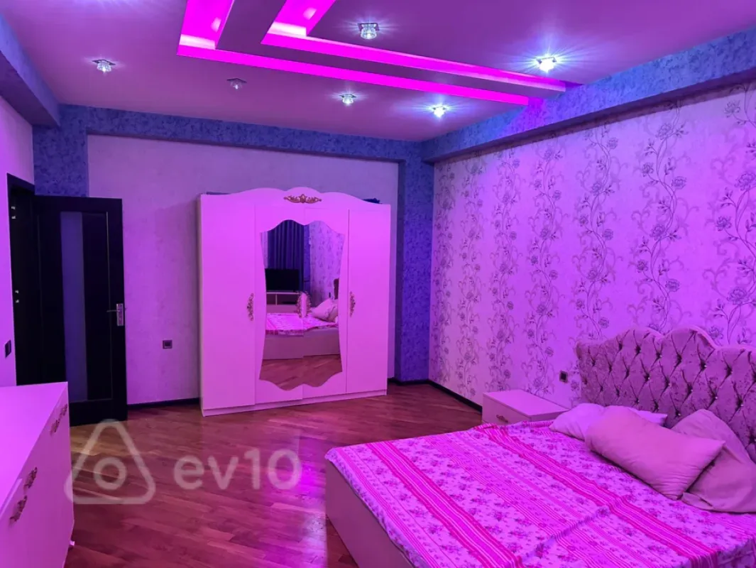 Kirayə verilir 3 otaqlı yeni tikili 112 m²