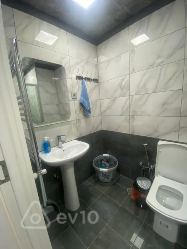 Kirayə verilir 2 otaqlı yeni tikili 45 m²