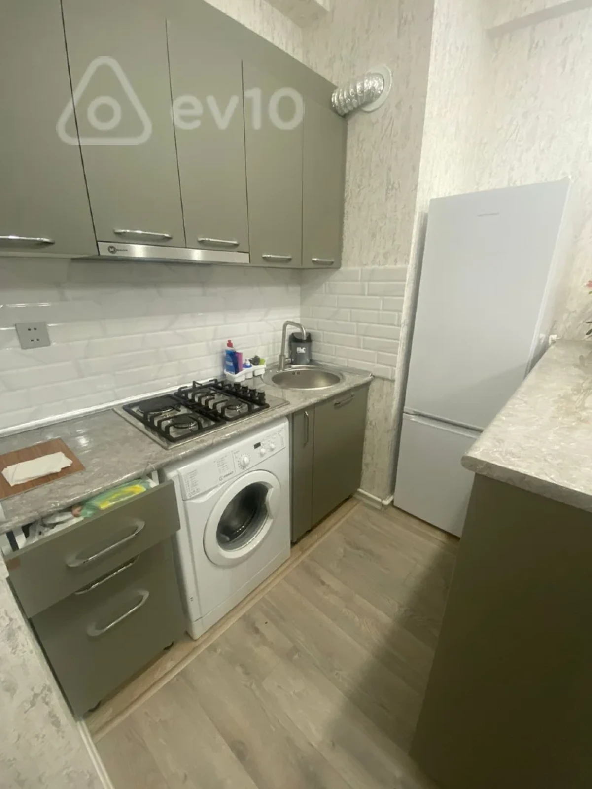 Kirayə verilir 2 otaqlı yeni tikili 45 m²