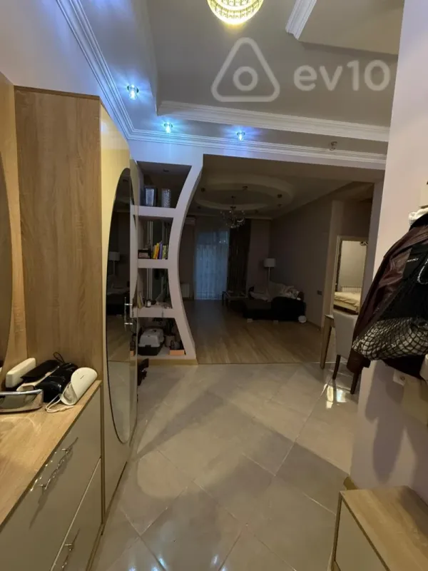 Kirayə verilir 2 otaqlı yeni tikili 75 m²