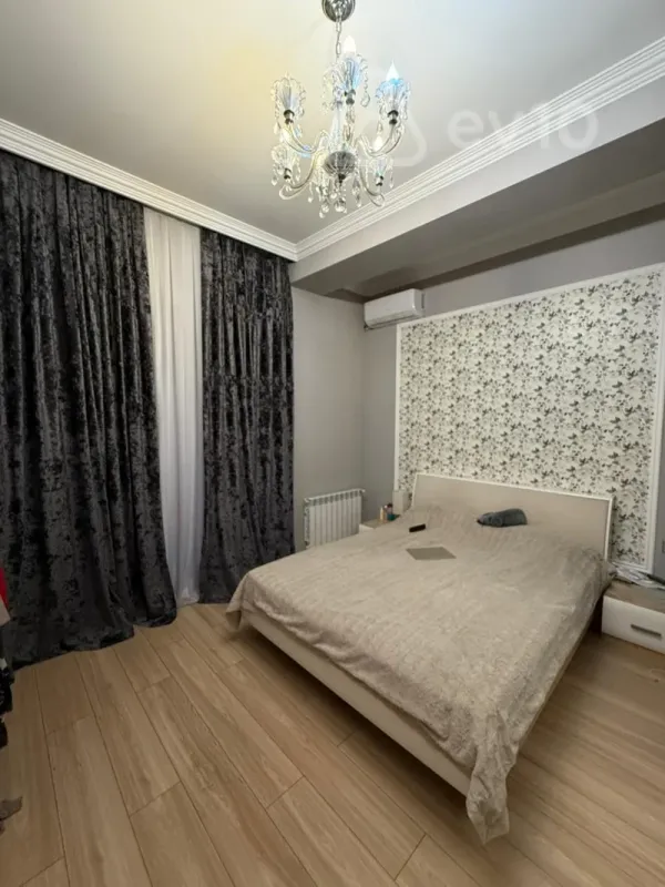 Kirayə verilir 2 otaqlı yeni tikili 75 m²