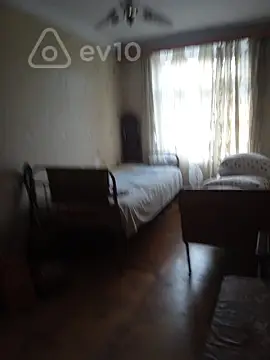 Kirayə verilir 2 otaqlı köhnə tikili 55 m²