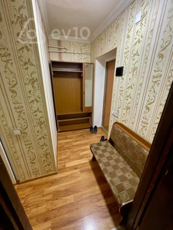 Kirayə verilir 2 otaqlı köhnə tikili 40 m²