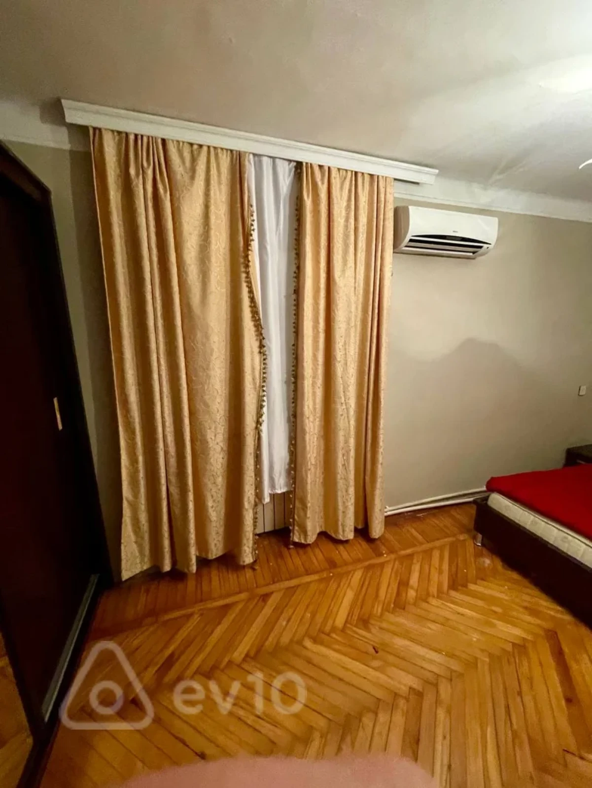 Kirayə verilir 2 otaqlı köhnə tikili 40 m²
