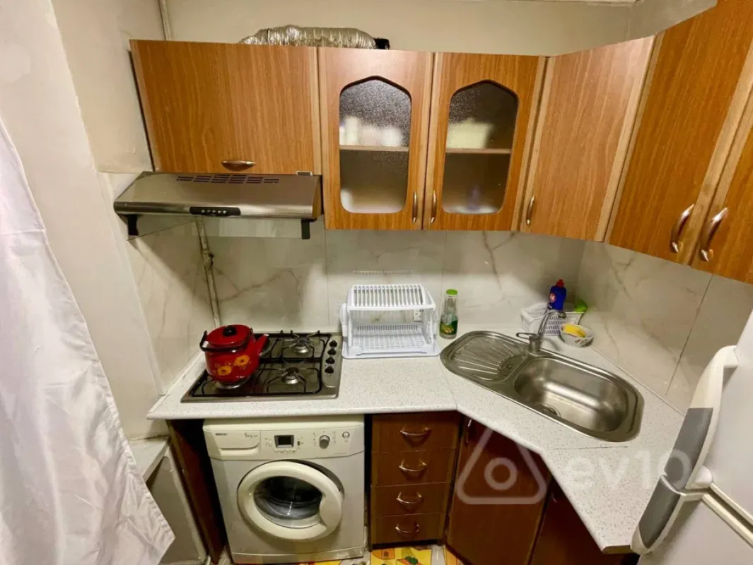 Kirayə verilir 2 otaqlı köhnə tikili 40 m²