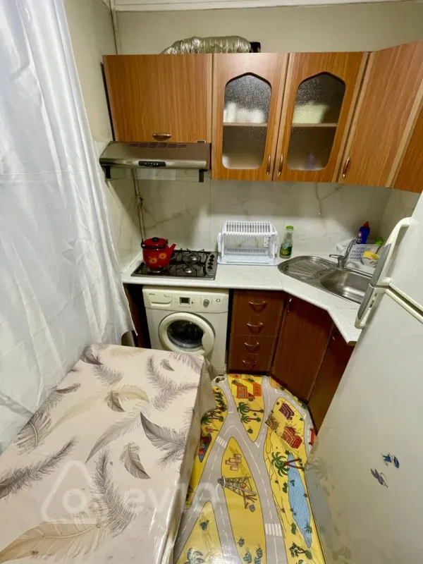 Kirayə verilir 2 otaqlı köhnə tikili 40 m²