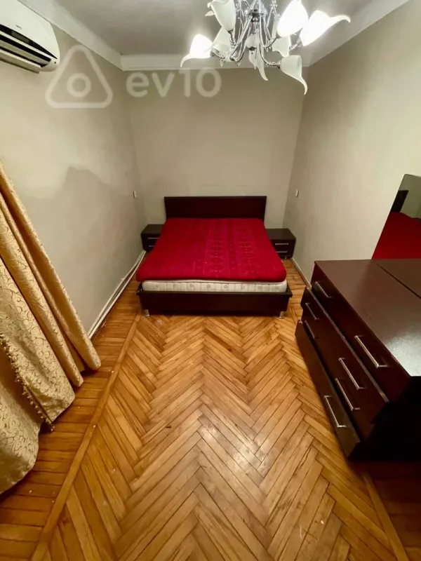 Kirayə verilir 2 otaqlı köhnə tikili 40 m²