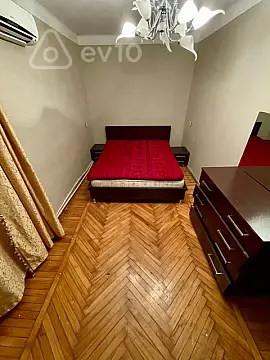 Kirayə verilir 2 otaqlı köhnə tikili 40 m²