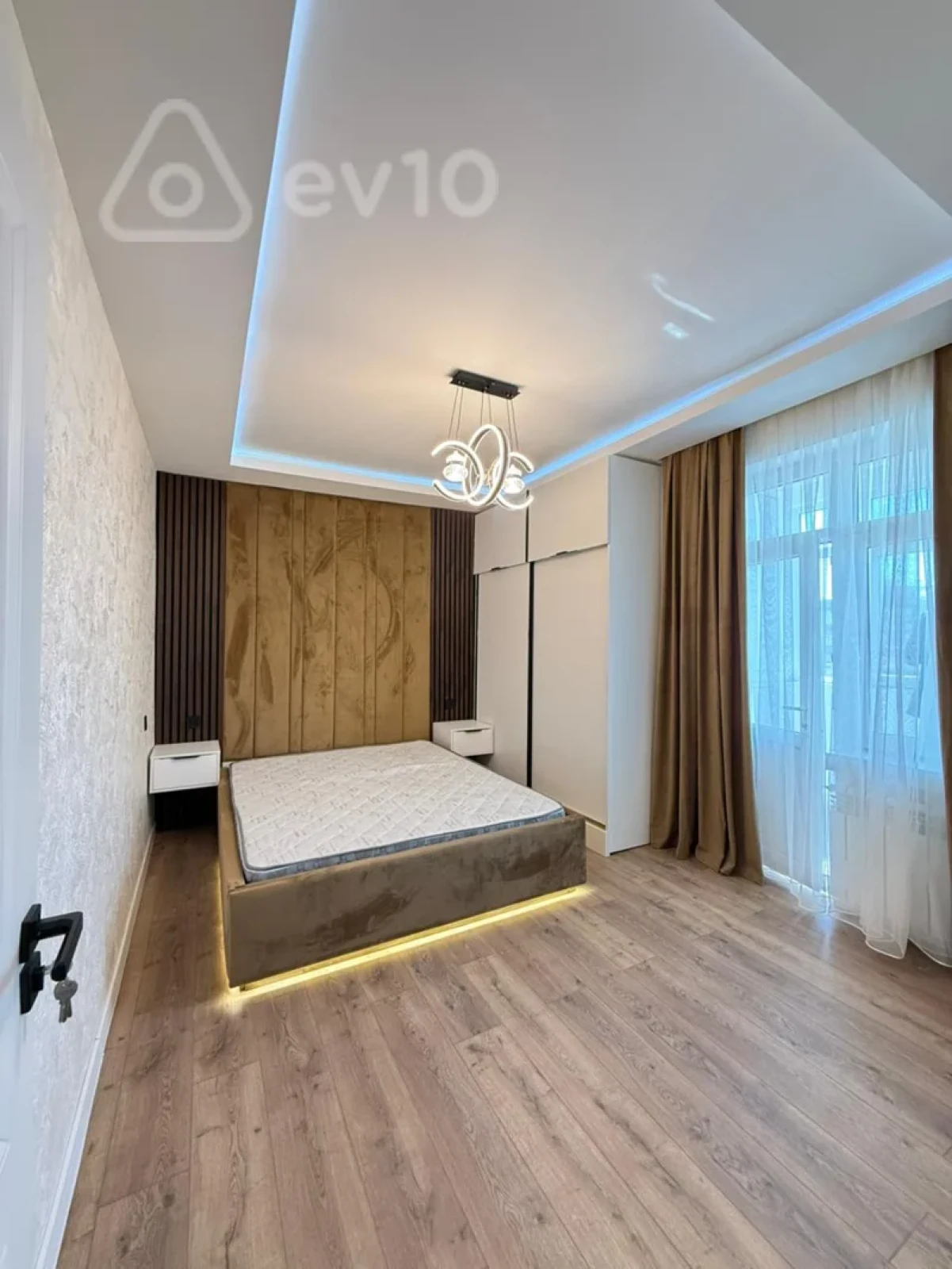 Satılır 2 otaqlı köhnə tikili 65 m²