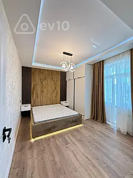 Satılır 2 otaqlı köhnə tikili 65 m²