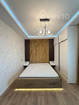 Satılır 2 otaqlı köhnə tikili 65 m²