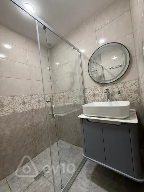 Satılır 2 otaqlı köhnə tikili 65 m²