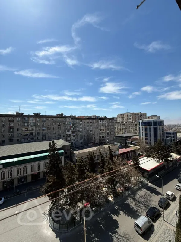 Satılır 2 otaqlı köhnə tikili 65 m²