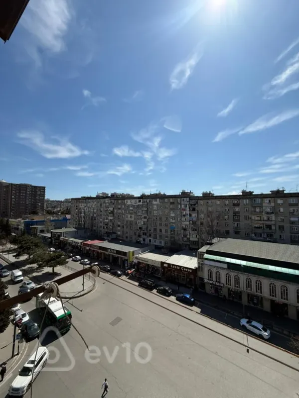 Satılır 2 otaqlı köhnə tikili 65 m²