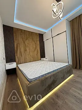Satılır 2 otaqlı köhnə tikili 65 m²