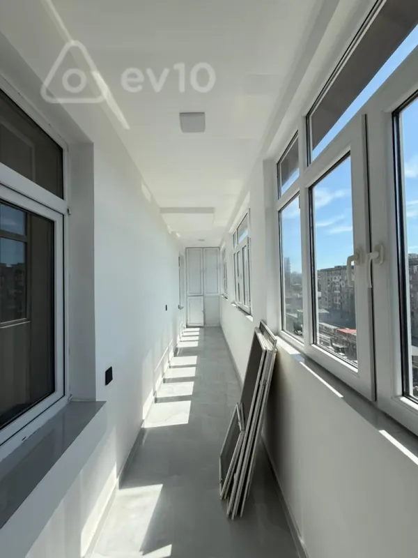 Satılır 2 otaqlı köhnə tikili 65 m²