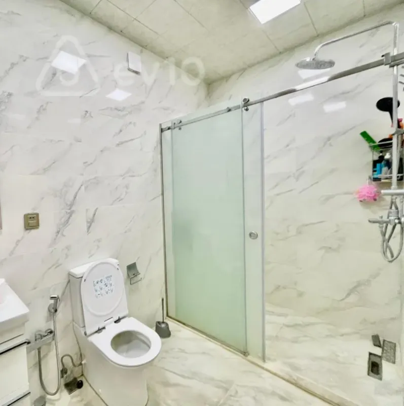 Kirayə verilir 3 otaqlı yeni tikili 145 m²