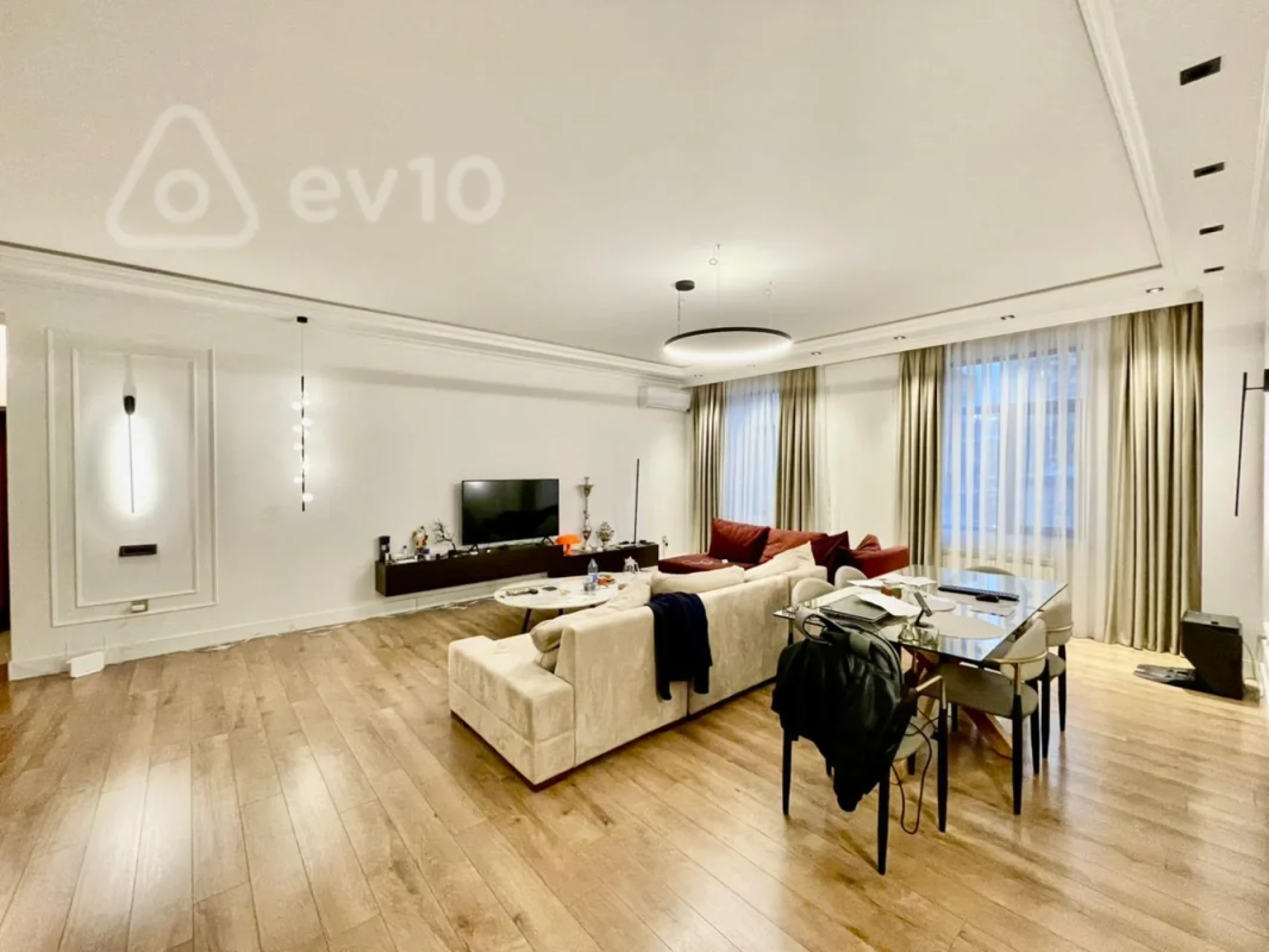 Kirayə verilir 3 otaqlı yeni tikili 145 m²