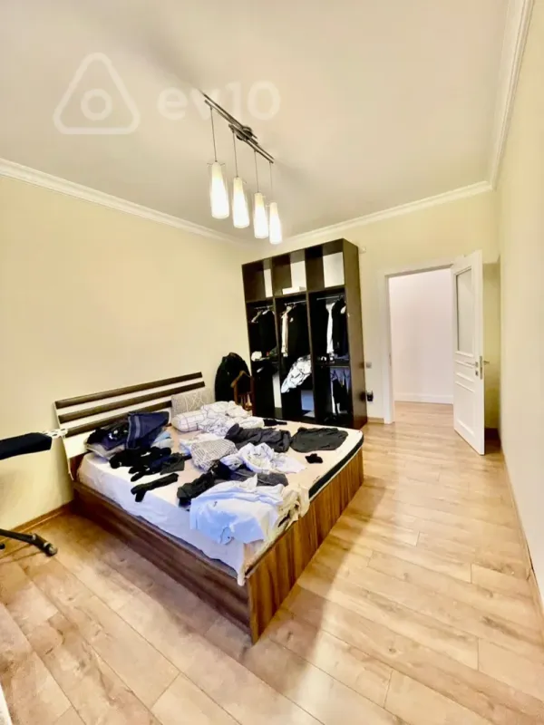 Kirayə verilir 3 otaqlı yeni tikili 145 m²