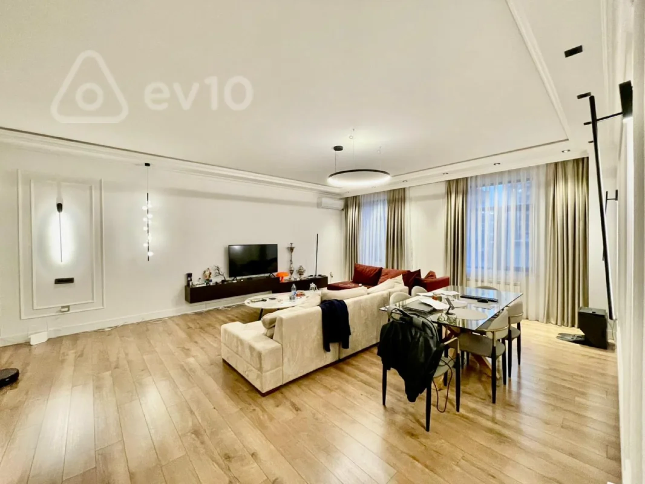 Kirayə verilir 3 otaqlı yeni tikili 145 m²