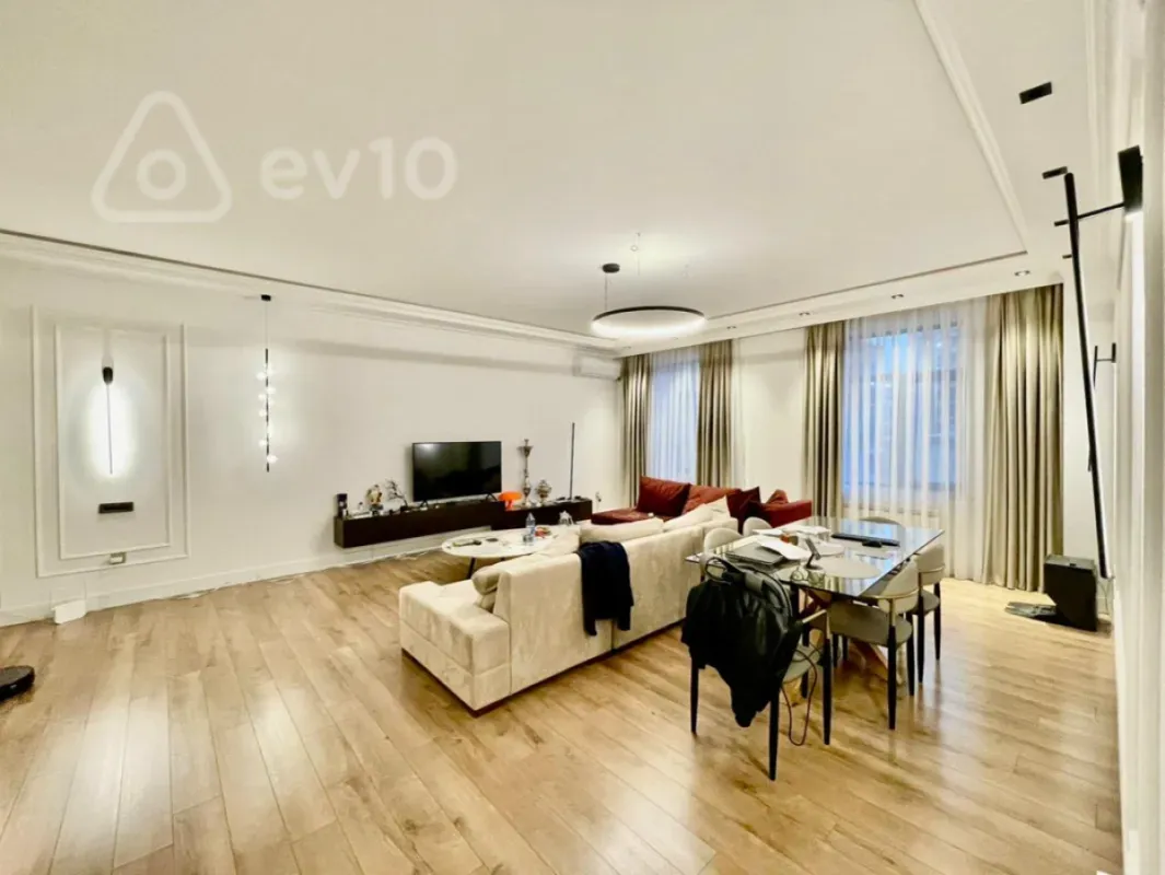 Kirayə verilir 3 otaqlı yeni tikili 145 m²