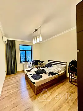 Kirayə verilir 3 otaqlı yeni tikili 145 m²