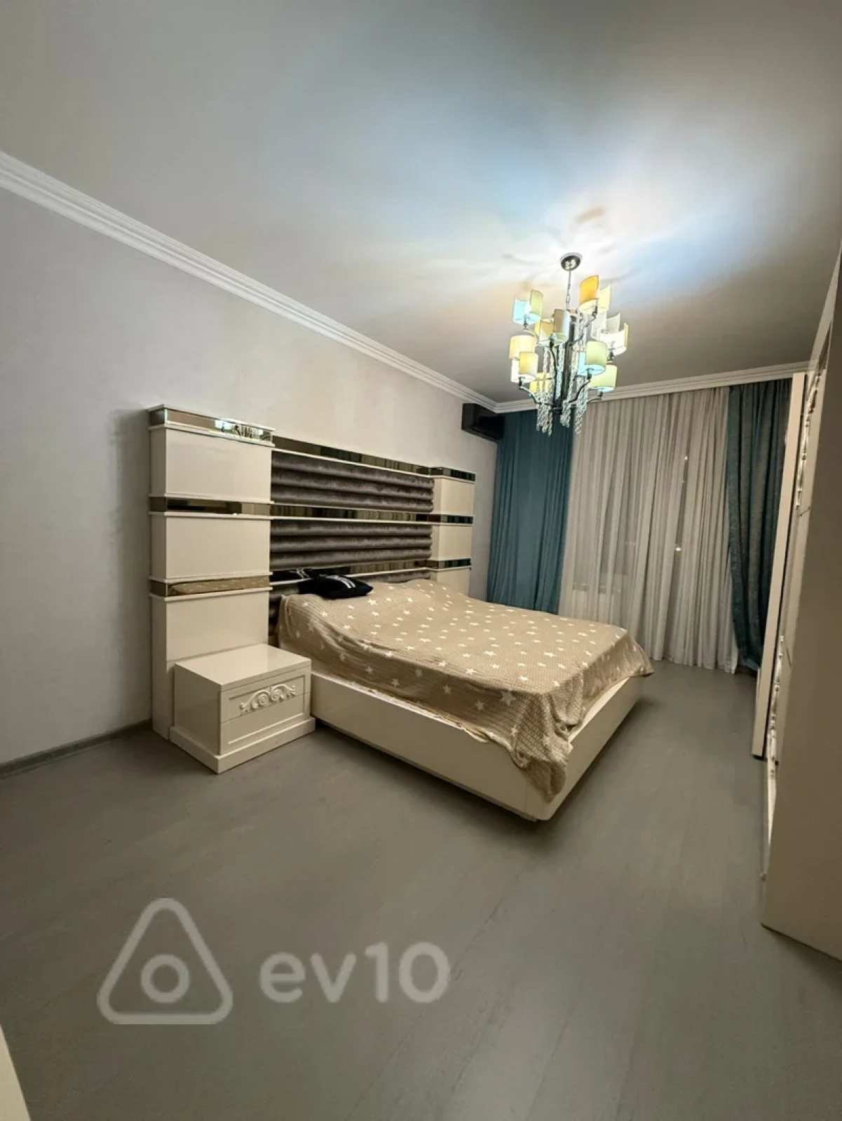 Kirayə verilir 2 otaqlı yeni tikili 95 m²